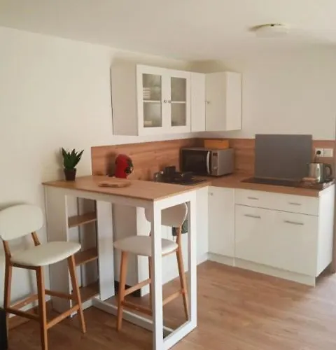 Maison D'hotes - Chambre-kitchenette-salle De Bain-espace Exterieur 3*