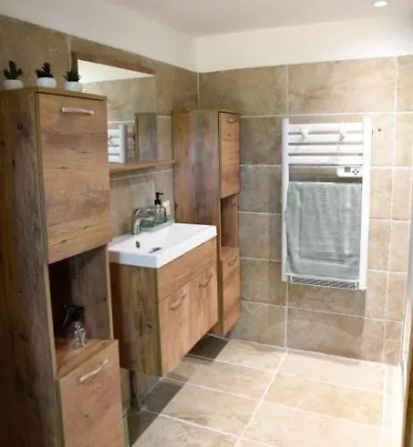 Gasthuis Maison D'hotes - Chambre-kitchenette-salle De Bain-espace Exterieur